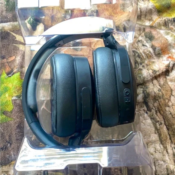 Brand new ANC Skullcandy headphones